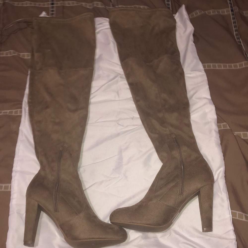High heels boots
